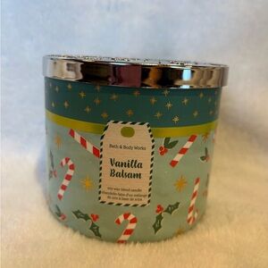 Bath & Body Works Vanilla Balsam Candle - Green and Silver
